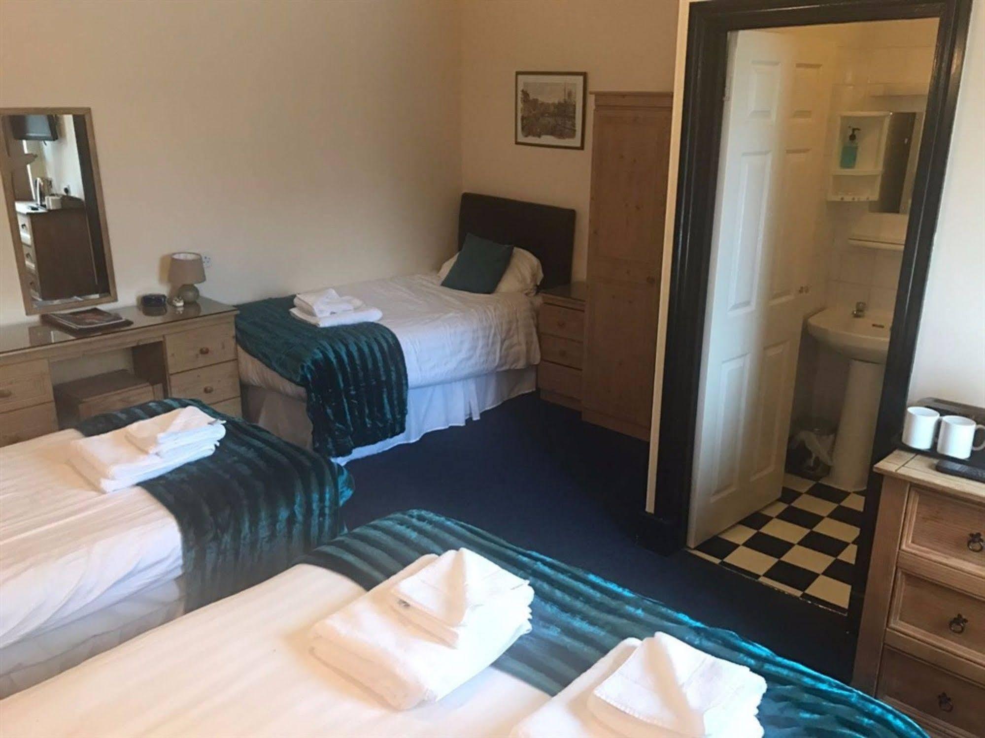 The County Hotel Haverfordwest Zewnętrze zdjęcie