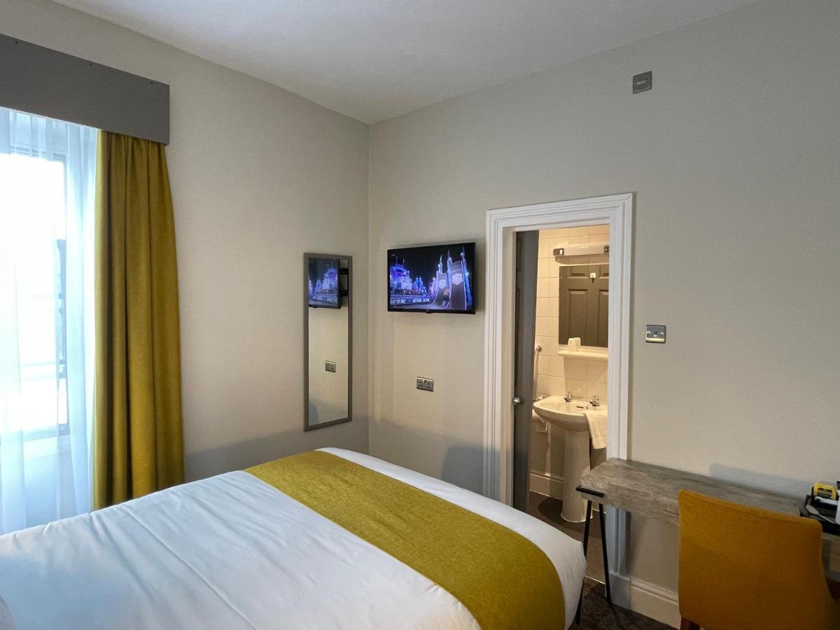 The County Hotel Haverfordwest Zewnętrze zdjęcie